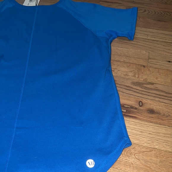 NWT Bandier All Access Dynamic Tee Size Small - Picture 5 of 5